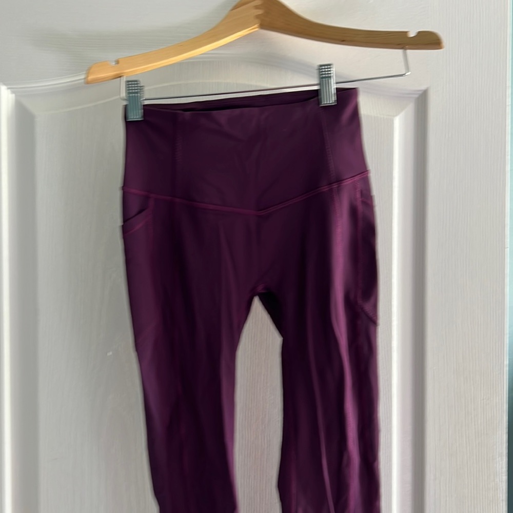 Lululemon size 4 training tight